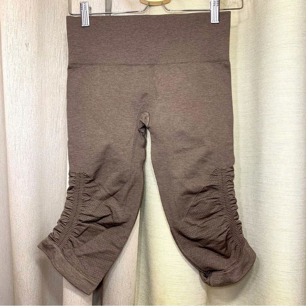 Lululemon In The Flow Crop II Capris Legging 6 Yoga Dance Gym Casual minimalist - Picture 13 of 13